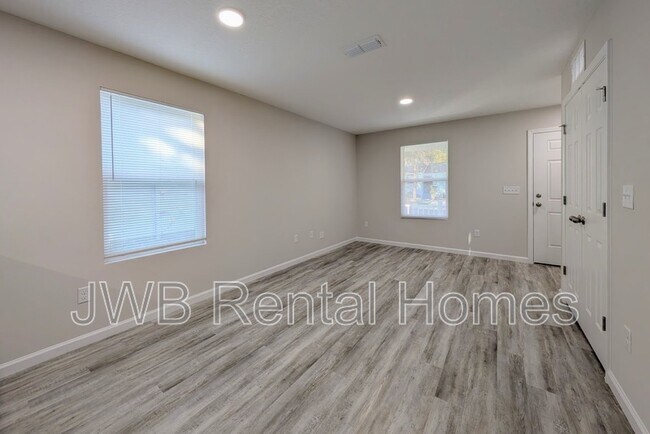 Building Photo - 841 Bridier St