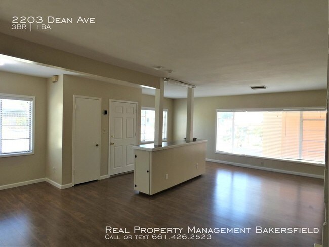 Building Photo - 2203 Dean Ave - RECENTLY REDUCED!