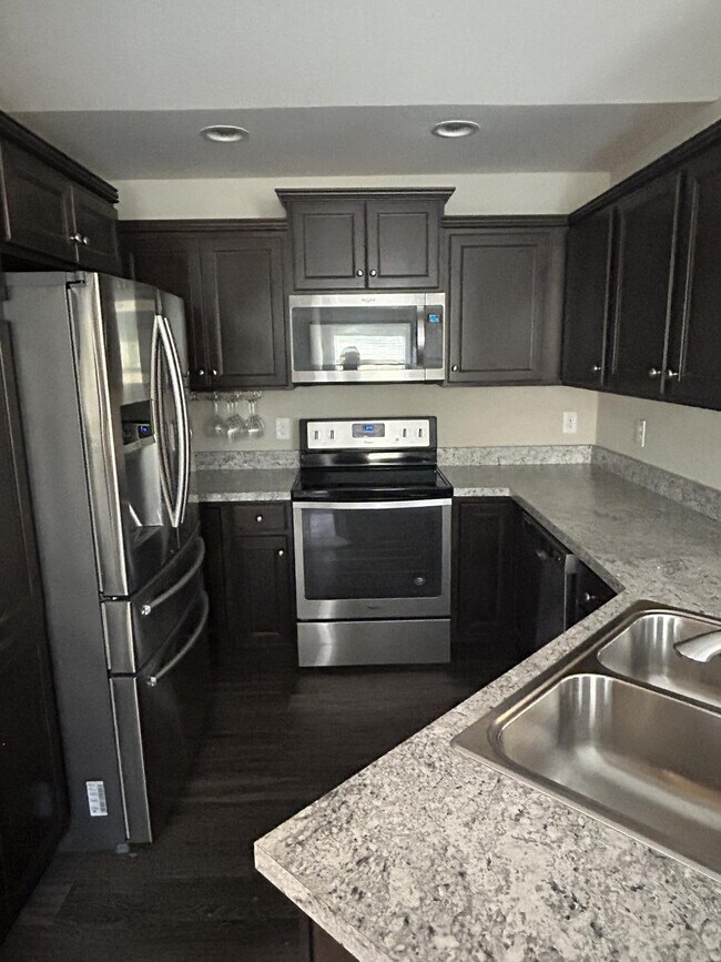 Building Photo - 2455 Ambrato Way