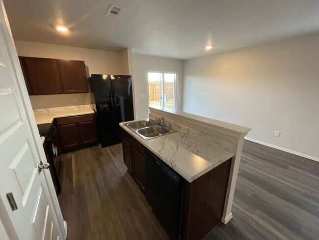 Building Photo - *Pre-leasing* Three Bedroom | Two Bath Hom...