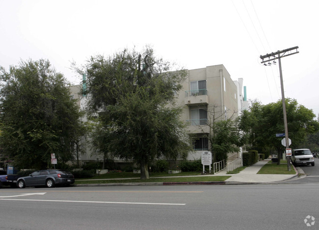 Foto del edificio - Moorpark Apartments