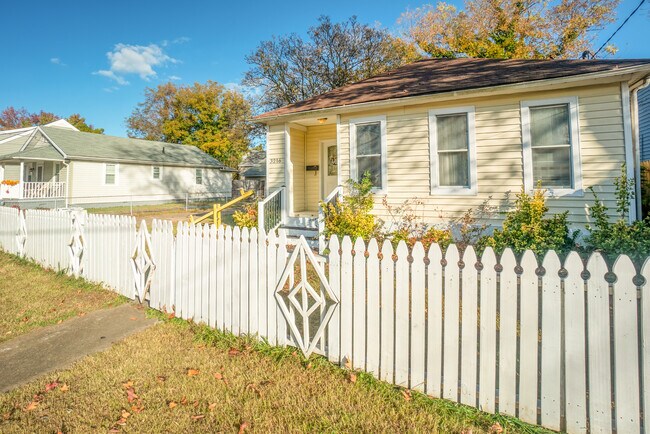 Building Photo - 3216 Marne Ave