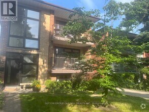 Building Photo - 96-96 Indian Rd Crescent