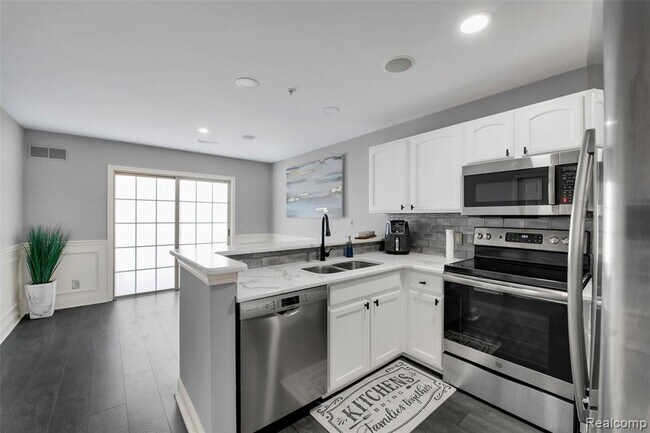 Foto del edificio - 3285 Newbury Pl