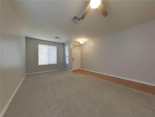 Foto del edificio - 220 W 102nd St