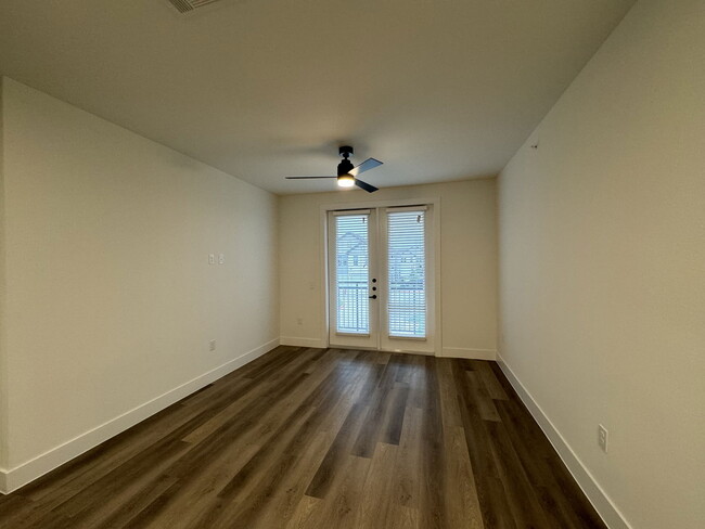 Building Photo - 15649 Vacca Wy