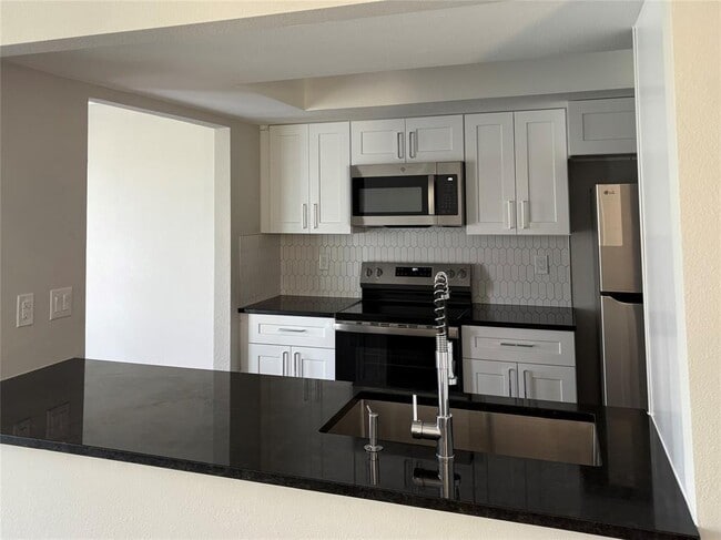 Building Photo - 13335 Water Oak Ln