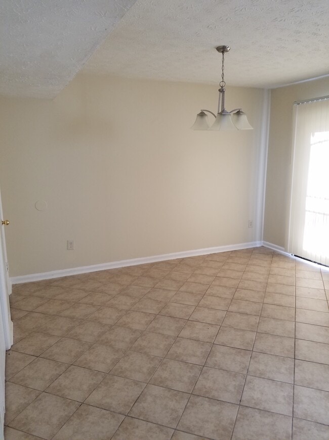 Building Photo - Pine Cove Apartments