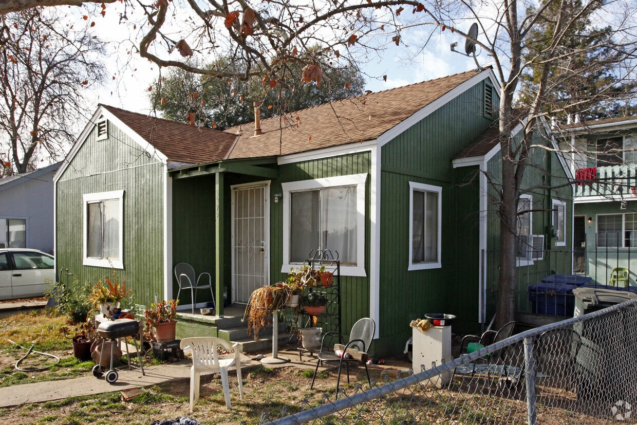 Building Photo - 796 Lampasas Ave