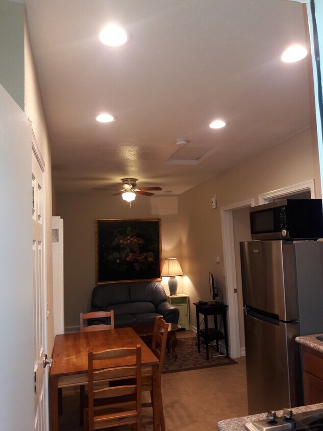 Primary Photo - 7008 Dennison St