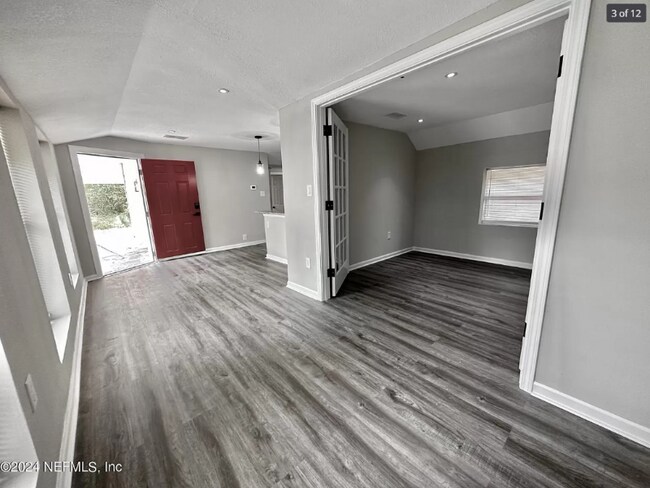Foto del edificio - 4741 Colonial Ave