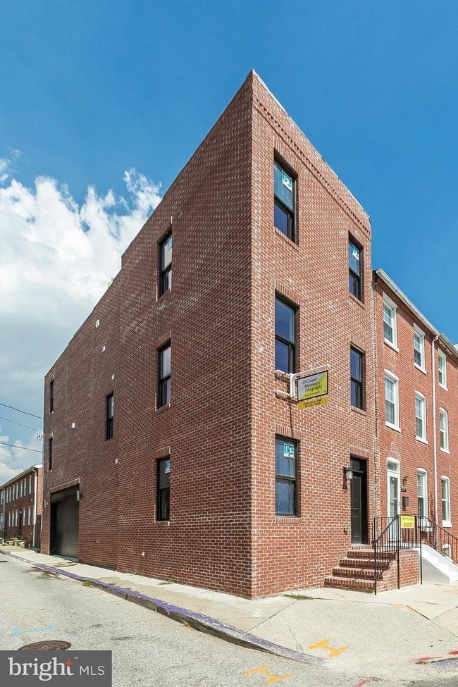 Building Photo - 116 W Hamburg St
