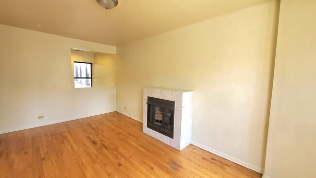 Building Photo - 4615 S Michigan Ave