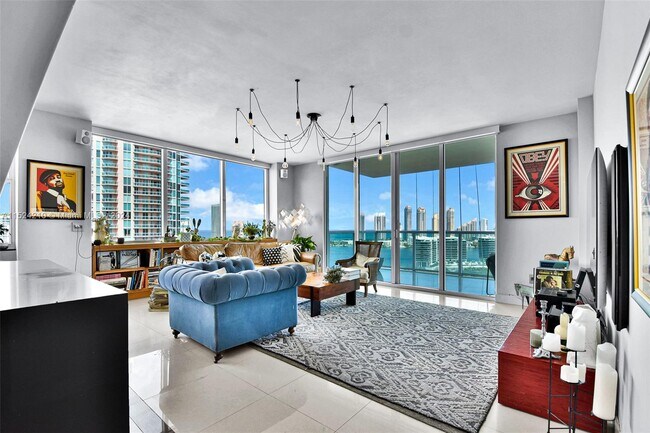 Foto del edificio - 3330 NE 190th St