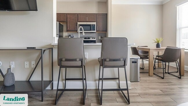 Building Photo - 195 N Creek Dr