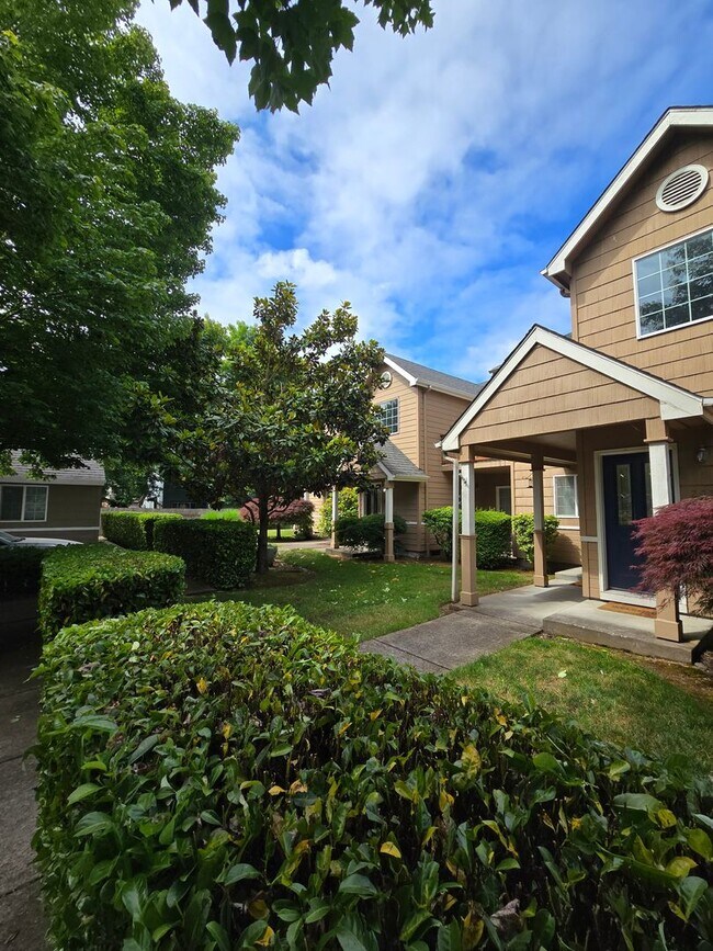 Foto del edificio - 1 bed 1 bath lower unit near Costco