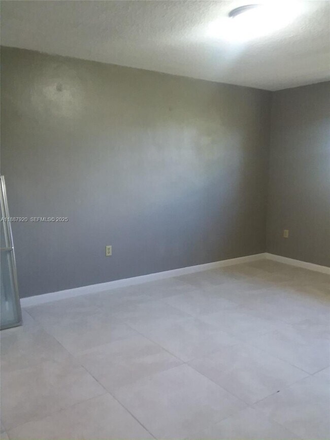 Foto del edificio - 1773 NE 146th St