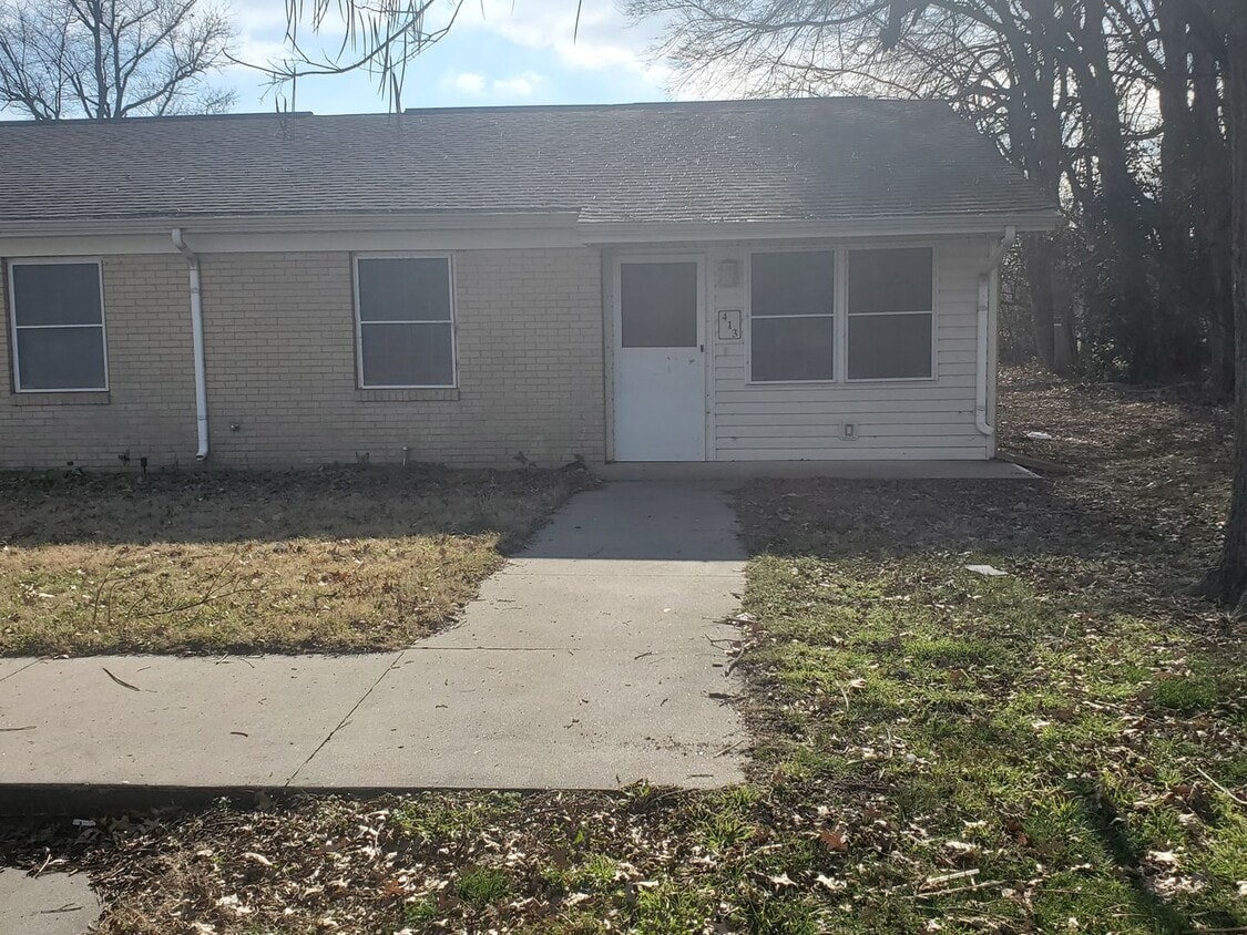 Primary Photo - 1 BD / 1 BA