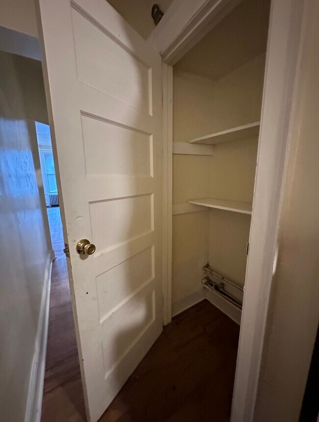 Foto del edificio - 1330 W Hunting Park Ave