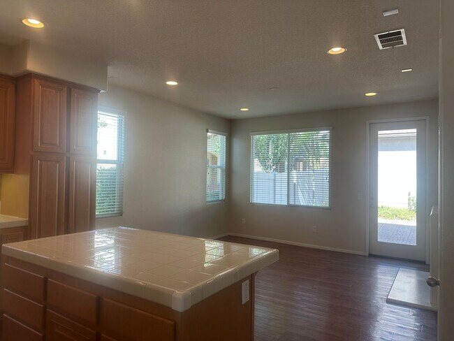 Foto del edificio - Charming 3 Bedroom, 2.5 Bath Home in North...