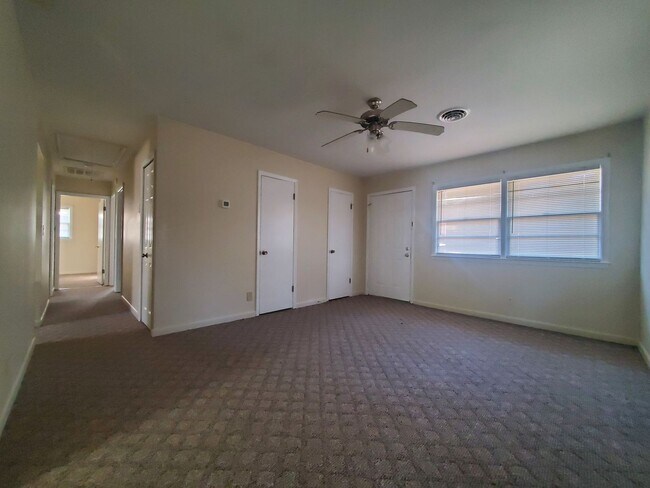 Building Photo - 1606 Gibson ~ Kensington Circle