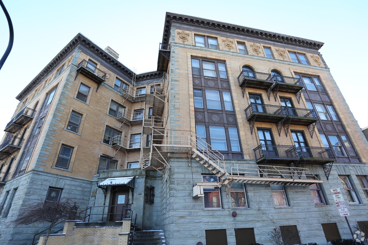 Building Photo - 269 Georgia St