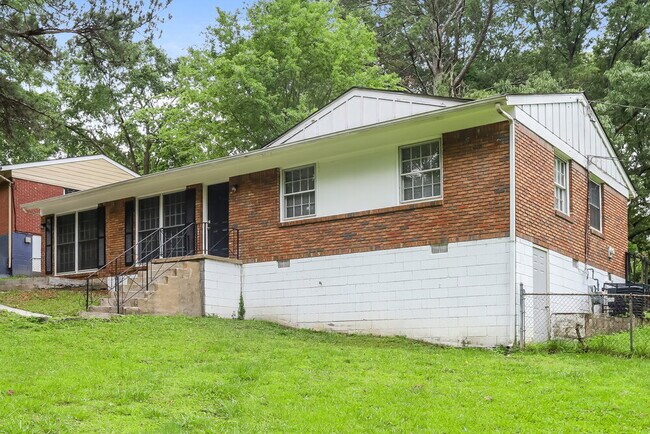 Building Photo - 4337 Brookside Dr