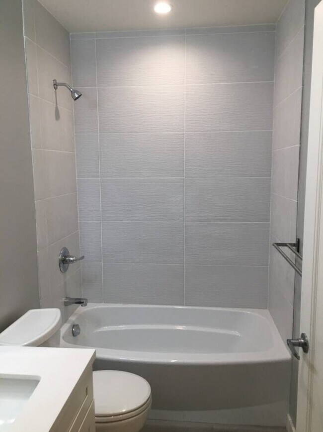 Building Photo - 1236 19th Avenue, Unit D