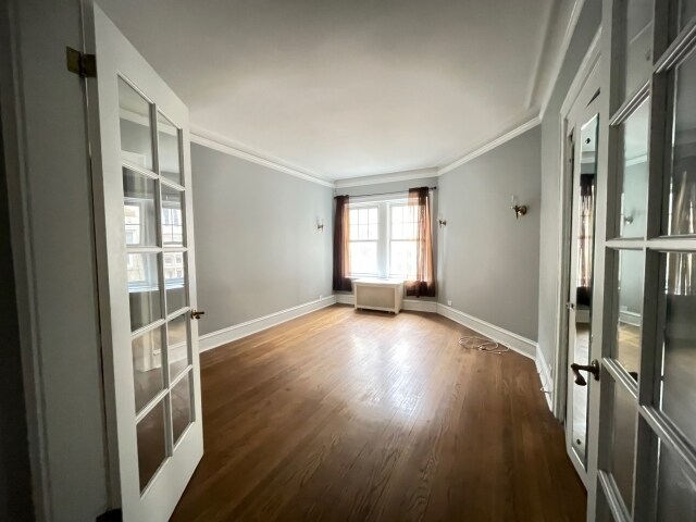 Building Photo - 536 W Brompton Ave