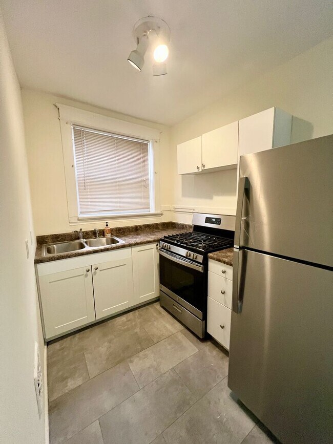 Foto del edificio - 911 St Rita Ave