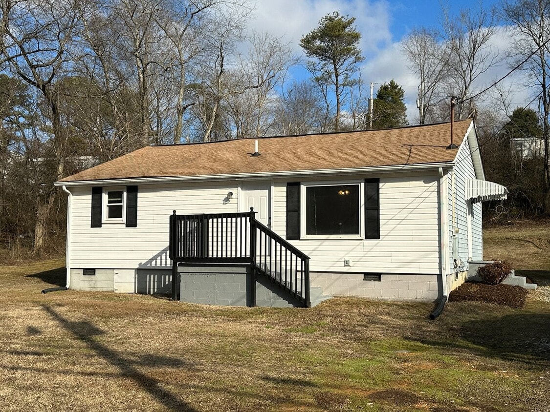 Primary Photo - Nicely Updated 3BR/1BA Home!