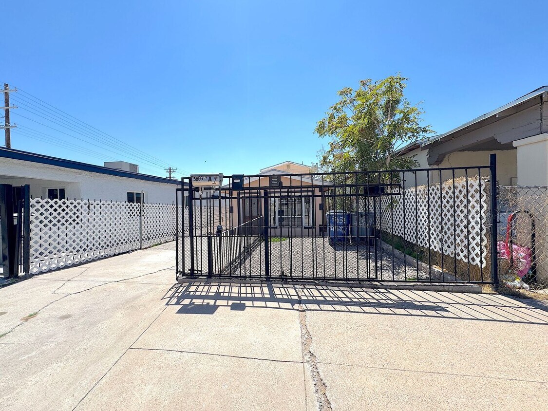 Primary Photo - Central El Paso 2bed/1.5bath REFRIG A/C!