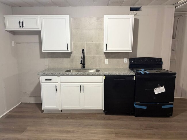 Photo - 6139 Belcrest St House