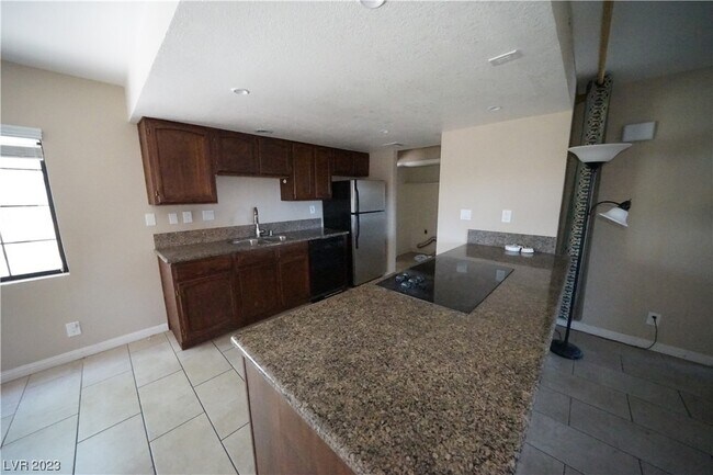 Building Photo - 4231 Sanderling Cir