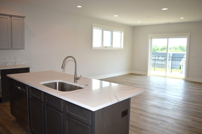 Building Photo - 219 3rd Ave