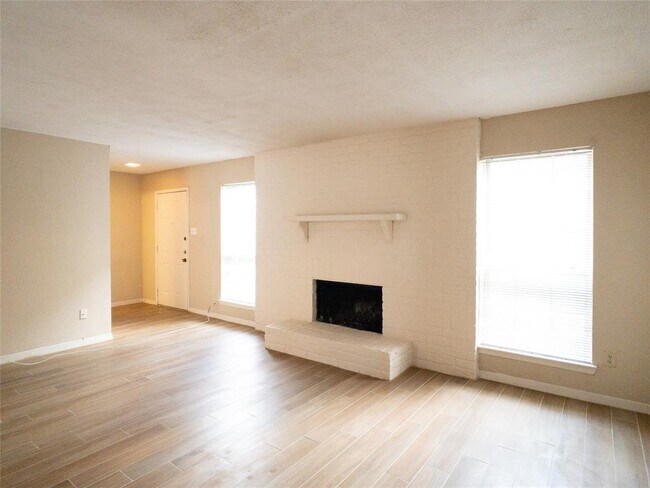 Foto del edificio - 60 W Park West Dr