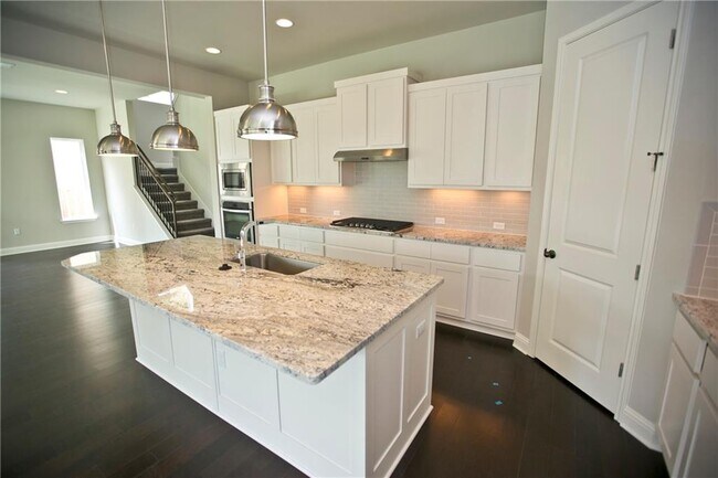 Building Photo - 6709 Vitruvius Dr