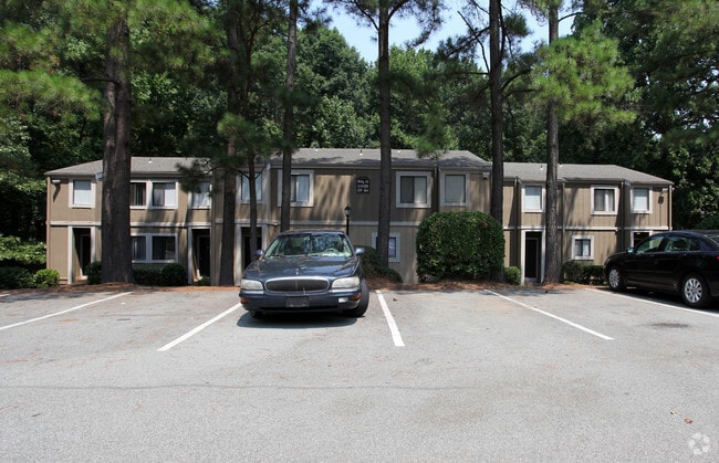 Ashford Lakes Apartments Communit - Pinewood Station