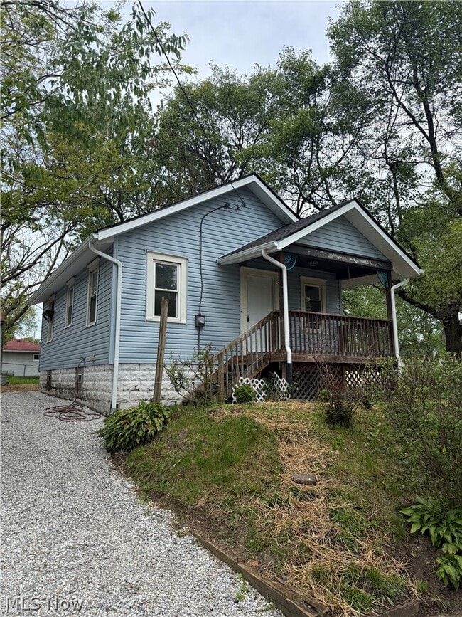 Building Photo - 778 Ravenswood St