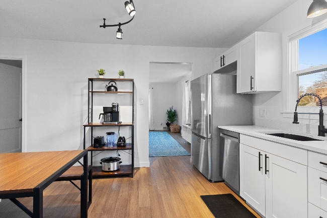 Foto del edificio - 914 Quincy St