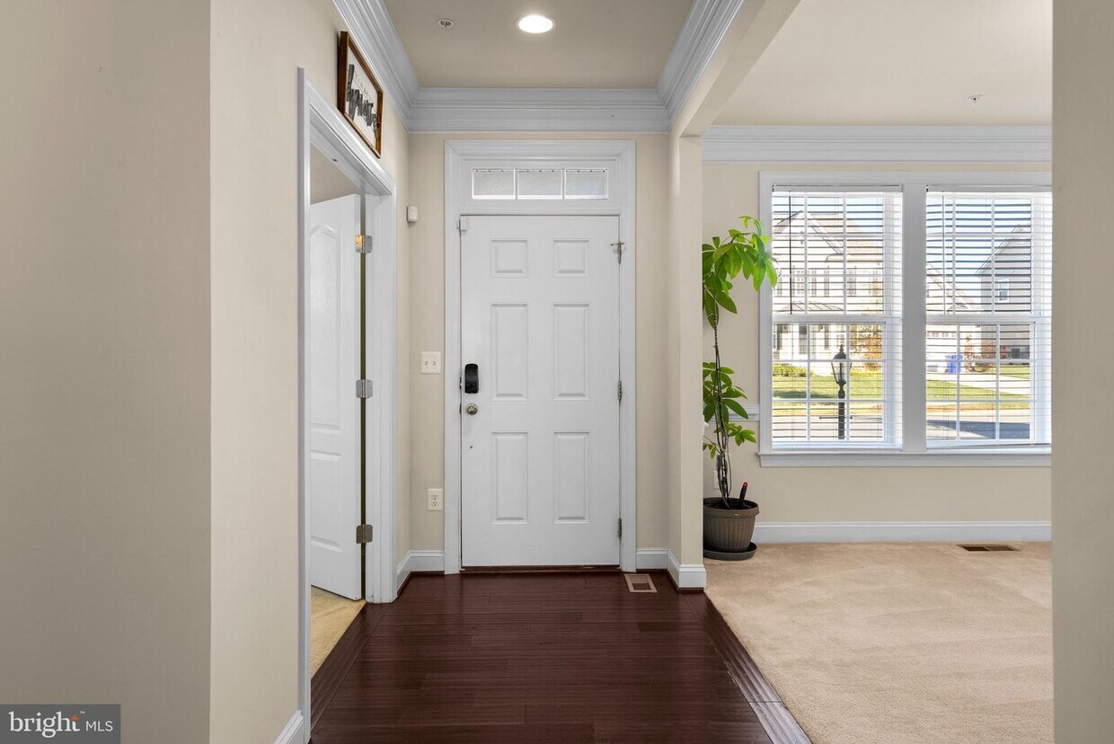 Foto principal - 6775 McCormick Dr