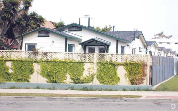 Primary Photo - 627 California Ave