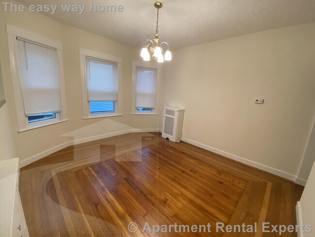 Foto del edificio - 1028 Fellsway