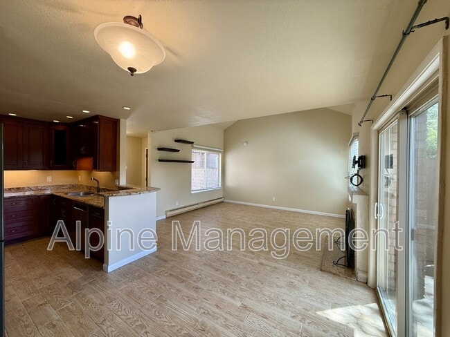 Foto del edificio - 2657 Kentworth Way