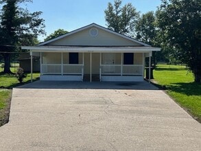 Building Photo - 5918 Perry Ln