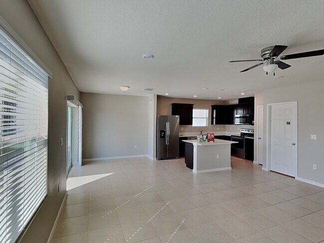 Foto del edificio - 1660 Aspen Ave