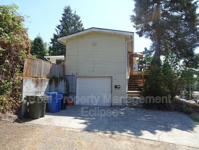Building Photo - 3800 37th Ave S