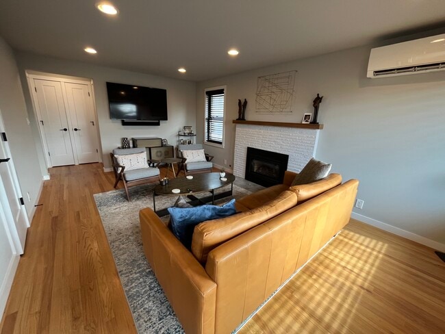 Building Photo - 1112 N 78th St