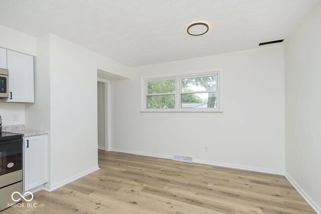 Foto del edificio - 7737 Southfield Dr