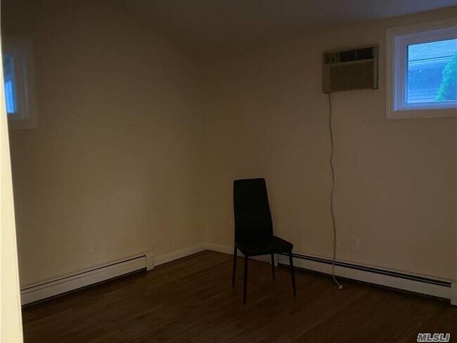Building Photo - 1072 Reilly St
